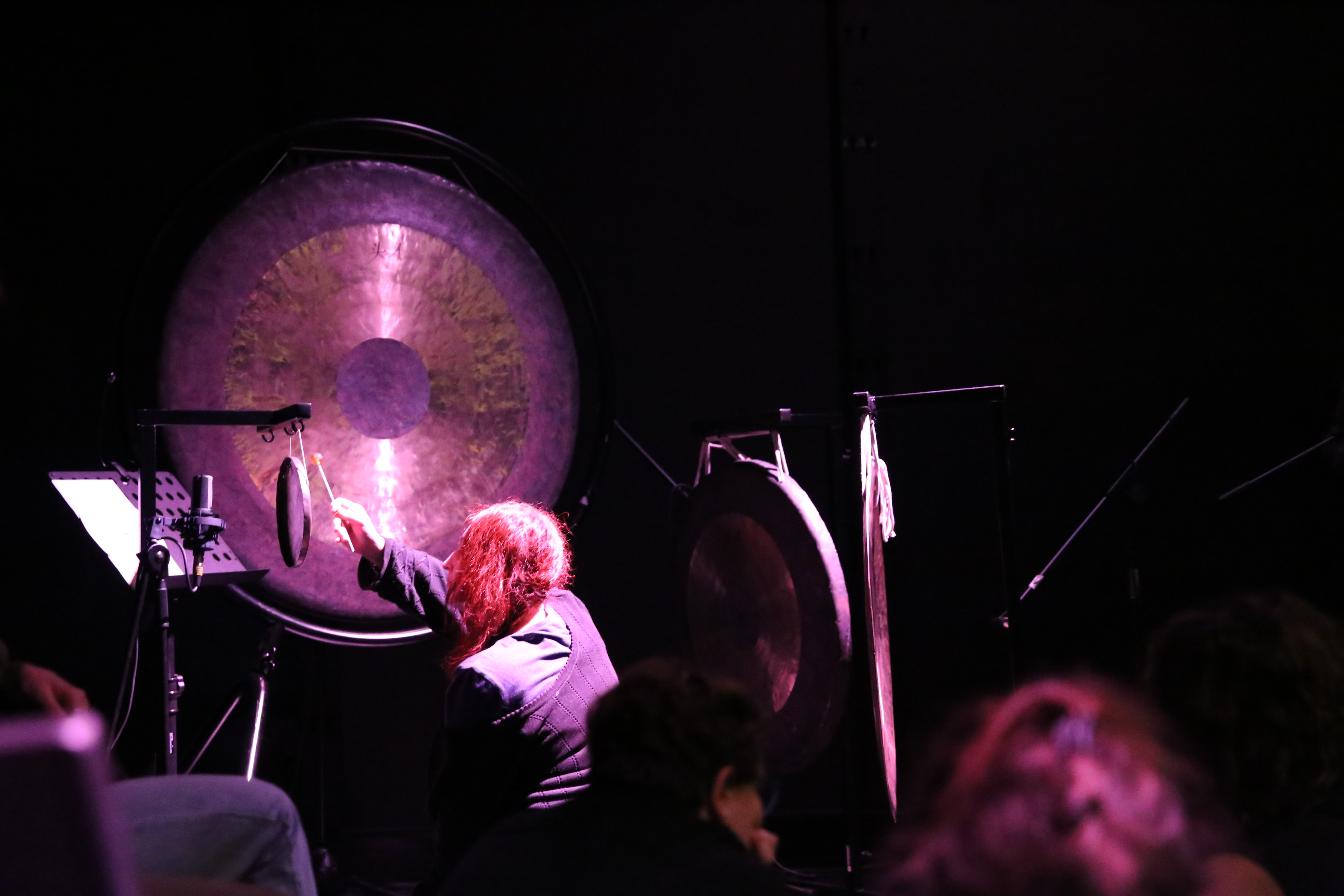 Orgone – Percussion ensemble plays a piece for gongs and tamtams at – Himalaya électrique
